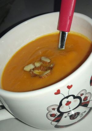 Una foto de Sopa crema de zapallo 🎃 ♡