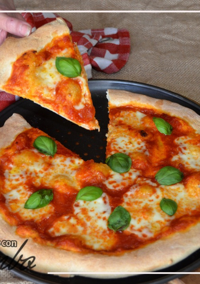 Una foto de Pizza Margarita con Mambo
