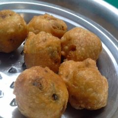 A picture of Aloo Bonda.