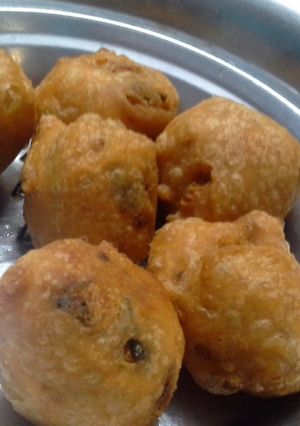 A picture of Aloo Bonda.