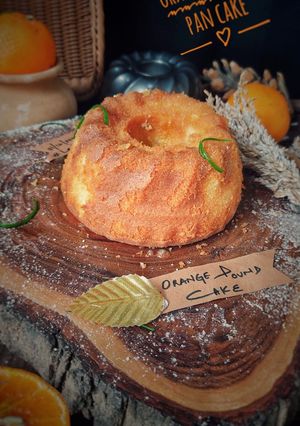 A picture of Orange Bundt Cake/Pound cake.