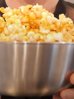 A picture of Caramel popcorn 🍿.