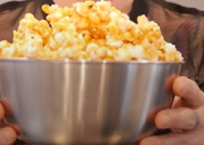Recipe of Quick Caramel popcorn 🍿