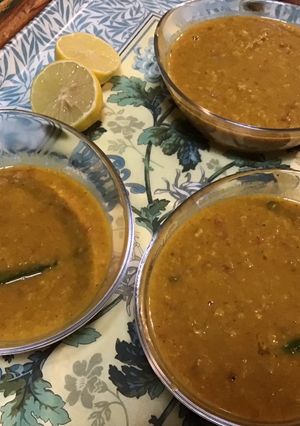 Une photo de Dal de mung (lentilles aux légumes, épices et gingembre)