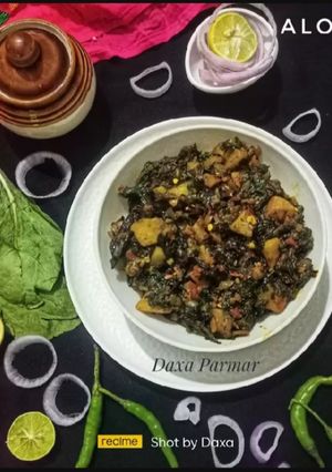 A picture of Aloo Palak Sabji (Punjabi Style).