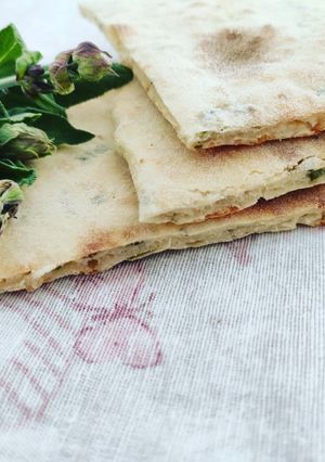 Foto di Focaccette istantanee alle erbe aromatiche