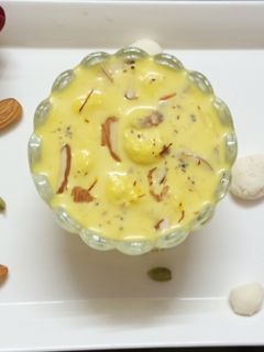 કેસર અંગુર રબડી(kesar Angoor rabdi Recipe in Gujarati) રેસીપી મુખ્ય ફોટો