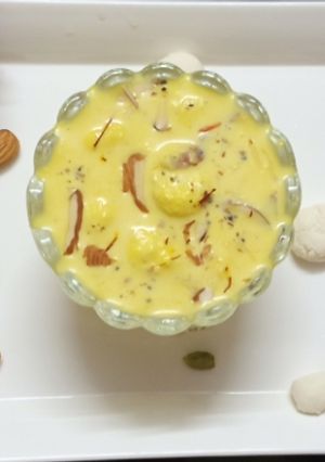 કેસર અંગુર રબડી(kesar Angoor rabdi Recipe in Gujarati) રેસીપી મુખ્ય ફોટો