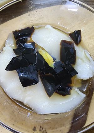 Hình của món Chè yến mạch thạch đen.
