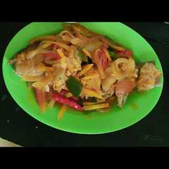 A picture of Ikan mas asam pedas.