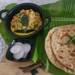 A picture of Malabar style vegetable curry.