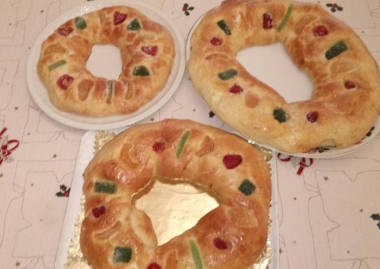 Recipe of Any-night-of-the-week Roscón de reyes. (Three kings cake)