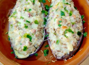 Foto principal de Berenjena rellena con carne de caballo y bechamel