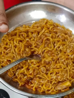 मसाला मैगी (masala maggi recipe in Hindi) रेसिपी मुख्य फोटो