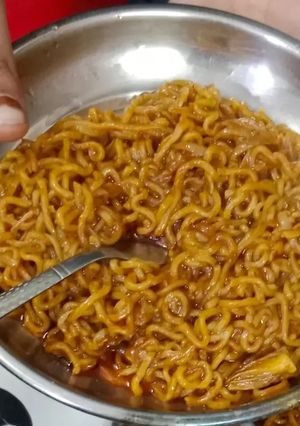 मसाला मैगी (masala maggi recipe in Hindi) रेसिपी मुख्य फोटो