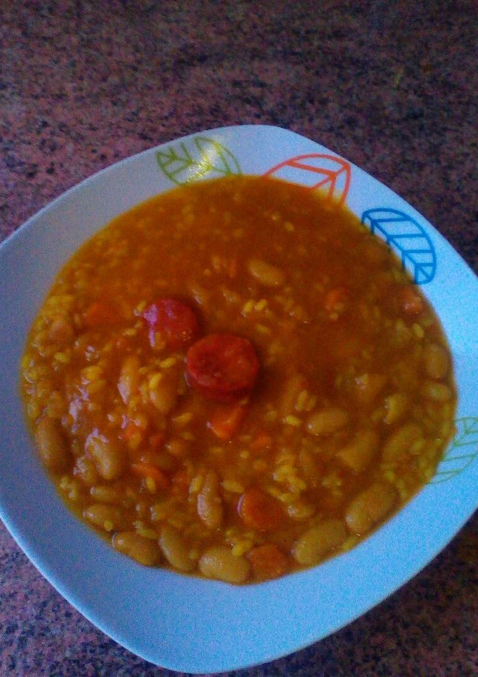 Una foto de Potaje de habichuelas con chorizo y arroz