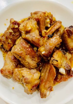 Hình của món Sườn xào chua ngọt.