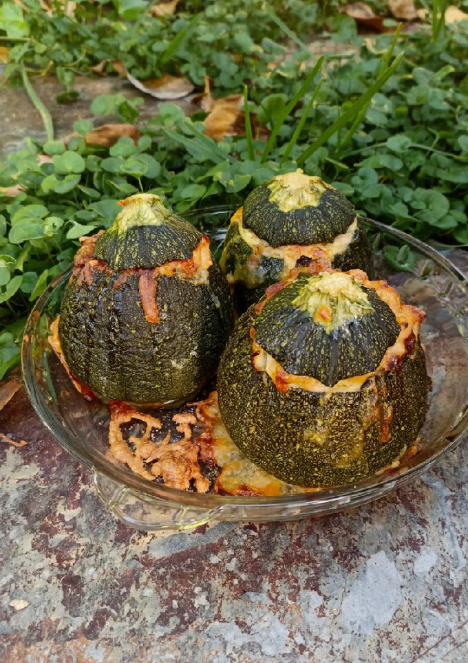 Una foto de Calabacines luna rellenos
