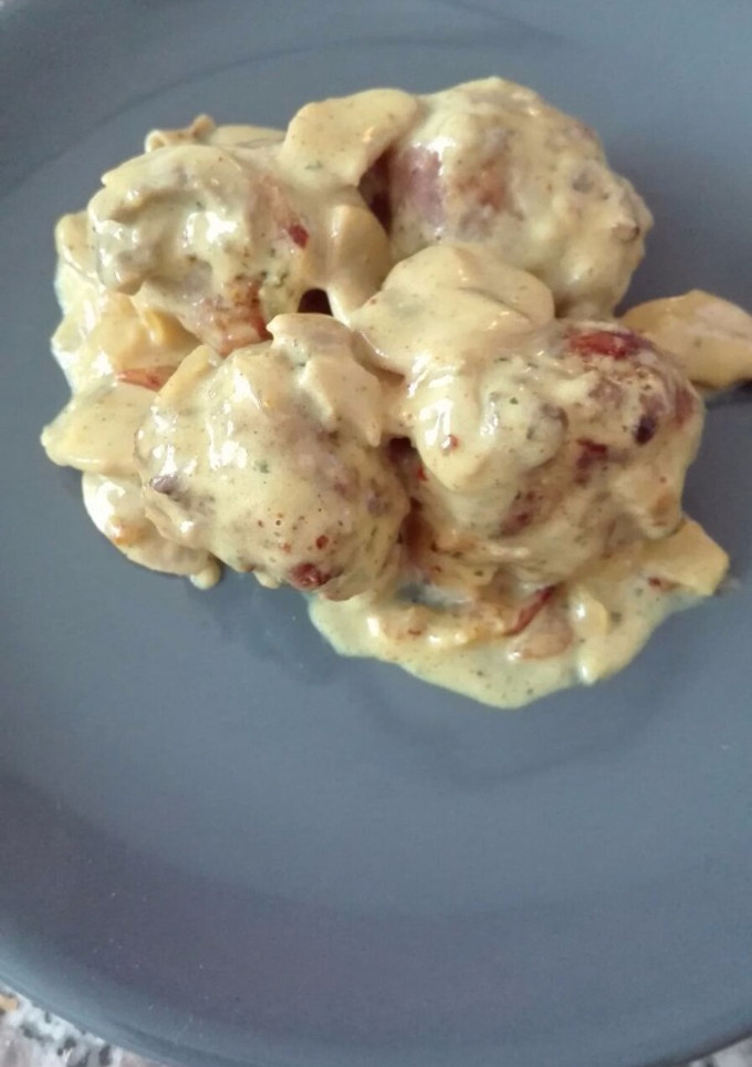 Una foto de Albóndigas en salsa de curry