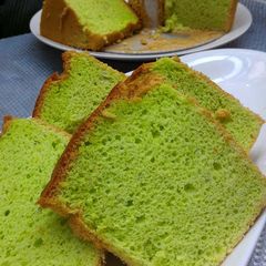 A picture of Pandan Chiffon Cake.
