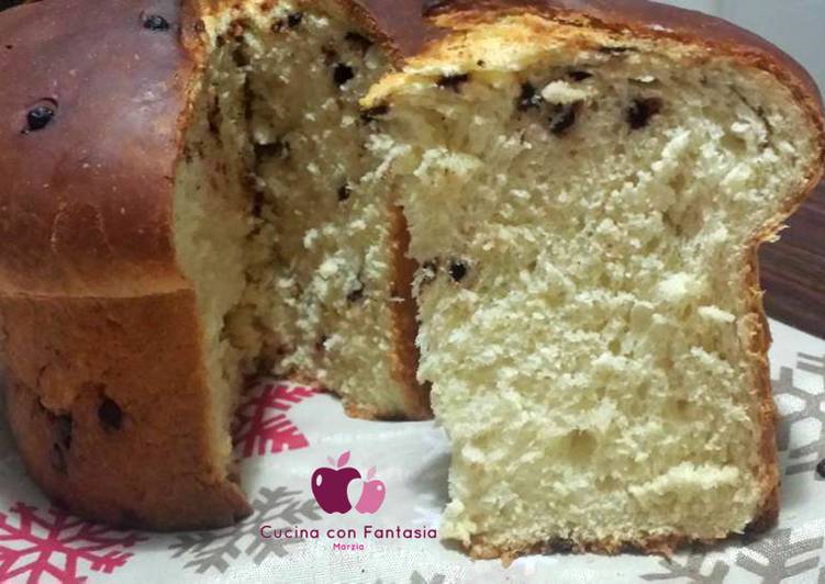 Panettone veloce con gocce di cioccolato