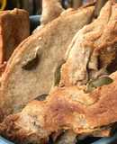 Bastones veganos de rawmesano y aceitunas