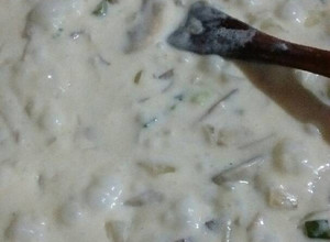 Una foto de Salsa de crema y verdeo con champiñones