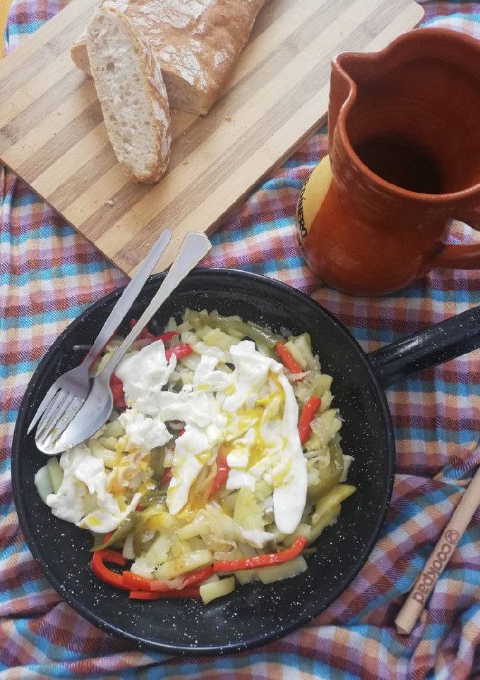 Una foto de Huevos rotos o estrellados