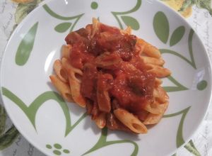 Foto di Penne con ragù di funghi rosoli