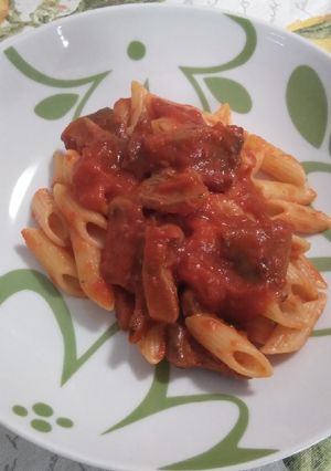Foto di Penne con ragù di funghi rosoli