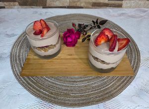Una foto de Postre de cacao y café