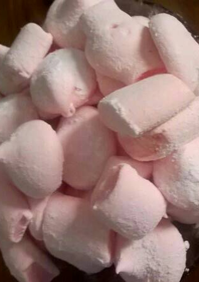 Una foto de Malvaviscos, Nubes o Marshmallows 😍❤😋 Caseritos