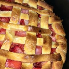A picture of Strawberry key lime pie.