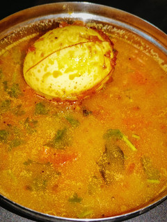 முட்டை குழம்பு(muttai kuzhambu recipe in tamil) செய்முறை முக்கிய புகைப்படம்