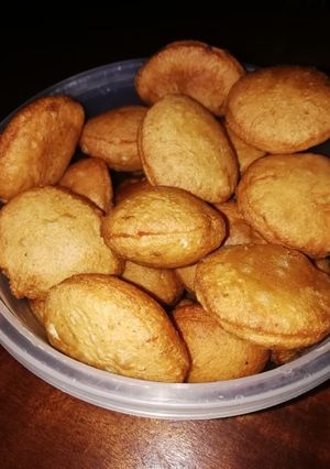 A picture of Soft cinnamon lemon mandazi.