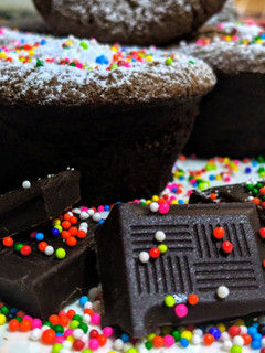 Una foto de MUFFINS De Chocolate Negro🍫Fundido...!