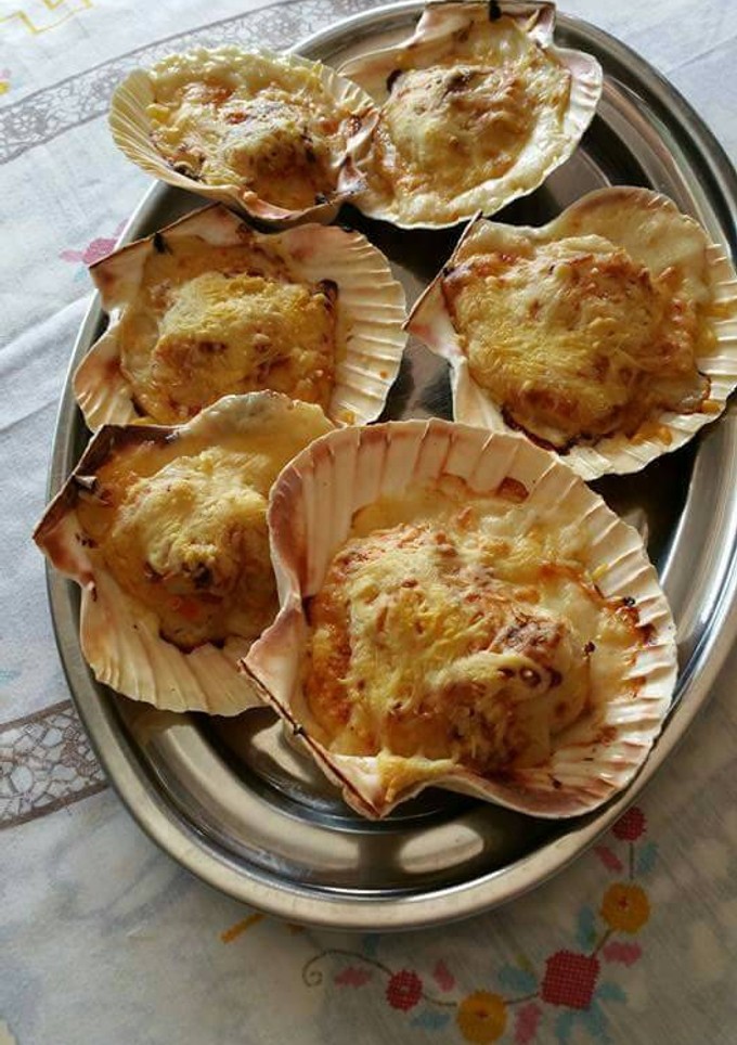 Una foto de Vieiras gratinadas con Bechamel y queso