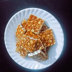 A picture of Gud Chana Chikki.