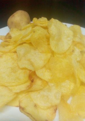 A picture of Crispy potato chips.