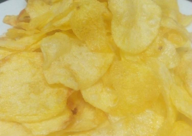 Crispy potato chips