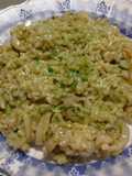 Arroz con aros de calamar y pesto