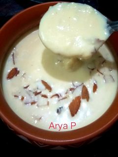 बासुंदी / रबडी(basundi/ rabdi recipe in hindi) रेसिपी मुख्य फोटो