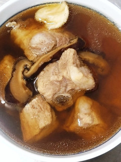 (電鍋)肉骨茶排骨湯 的食譜成品照片