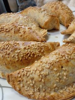 Una foto de Empanadas de espinacas y queso y huevo