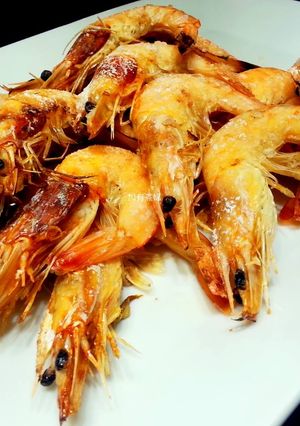鹽烤蝦。 的食譜成品照片