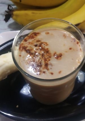 बनाना न्युट्रीला मिल्क शेक (Banana Nutella Milk shake recipe in Hindi) रेसिपी मुख्य फोटो