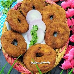 A picture of Chicken Donuts.