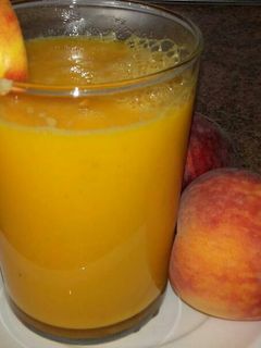 Una foto de Batido de melocotón completo