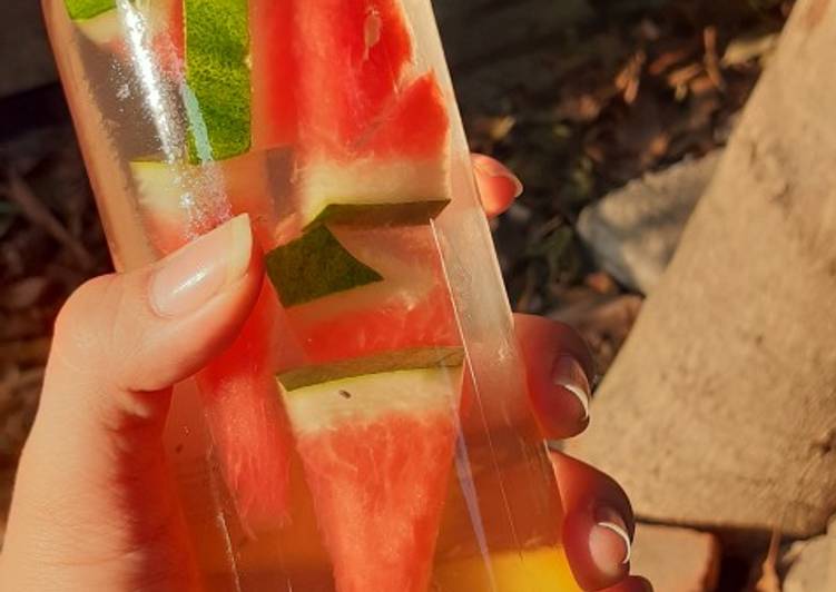 Bagaimana Menyiapkan Infused water (Watermelon+Mango+Chiaseed) yang Enak