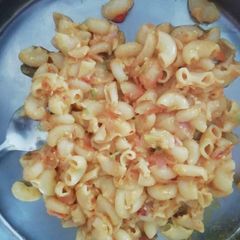 A picture of Macaroni.